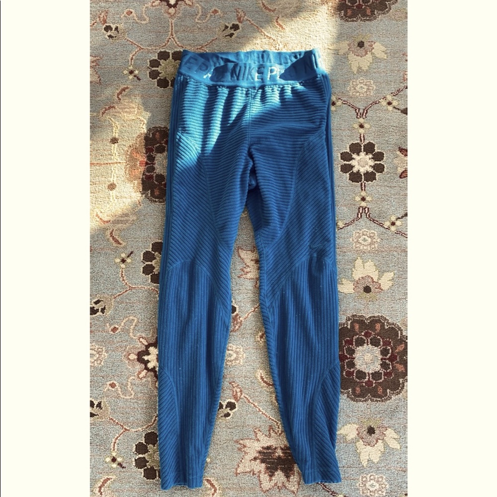 Nike fleece leggings